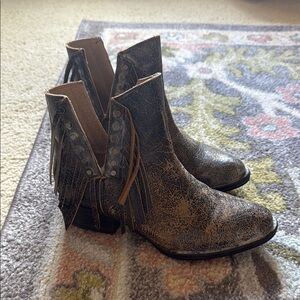 Circle G Distressed Brown Ankle Boots